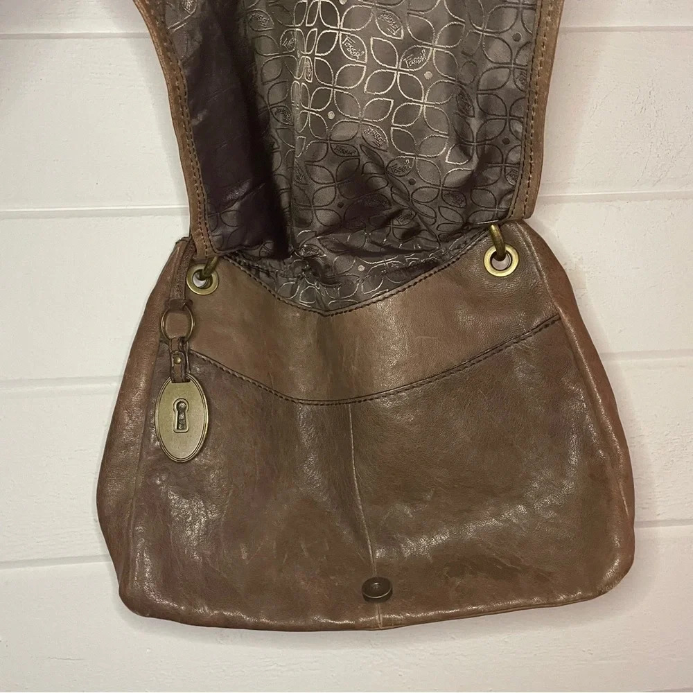 Fossil Long Live Vintage Brown Leather Brass
Studded Shoulder Hobo Bag Purse - Picture 13 of 17